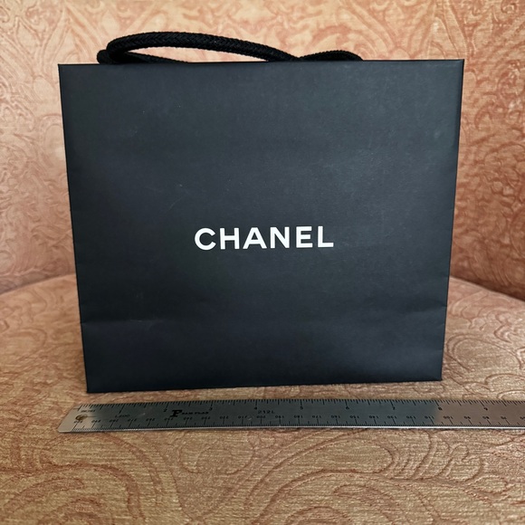 Chanel Black Camellia Gift Bag with White Ribbon and Receipt Holder - Picture 6 of 9